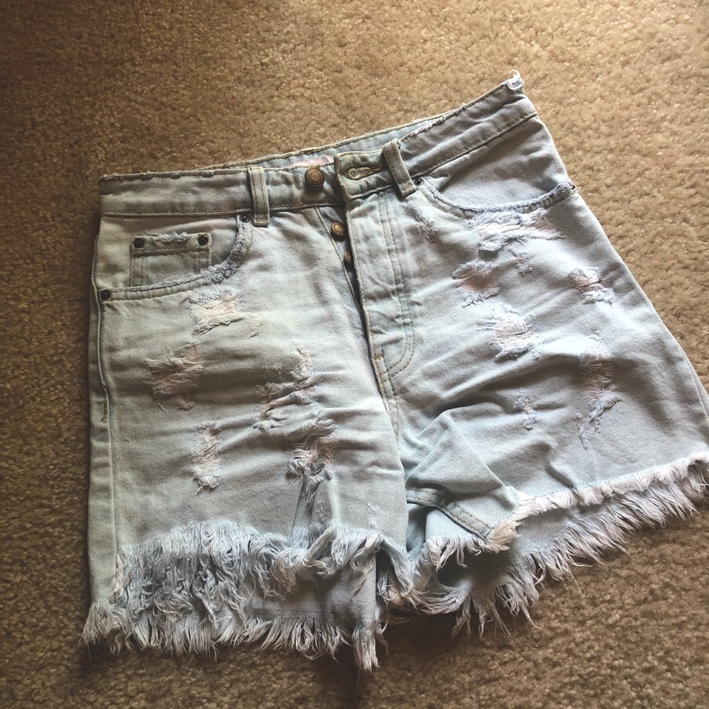 Zara denim shorts with a bow and distressing light wash size 25